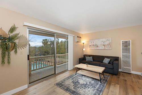 Charming 2 Room La Mesa Casita w/Pool, BBQ & Yard