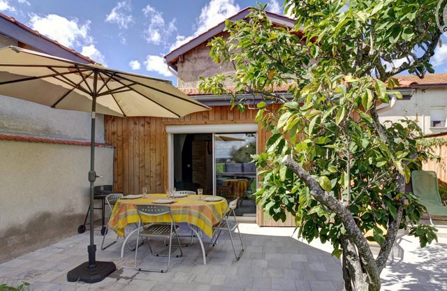 Charming 2BR Cottage with Terrace, Games Room, and BBQ in Balbigny