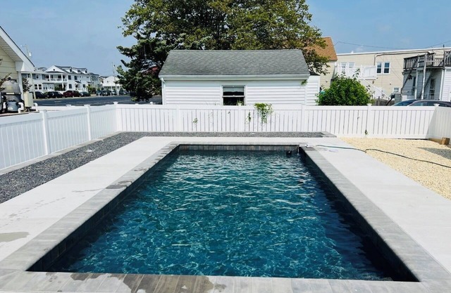 Charming 2BR Front Cottage ~Pets Considered ~Pool