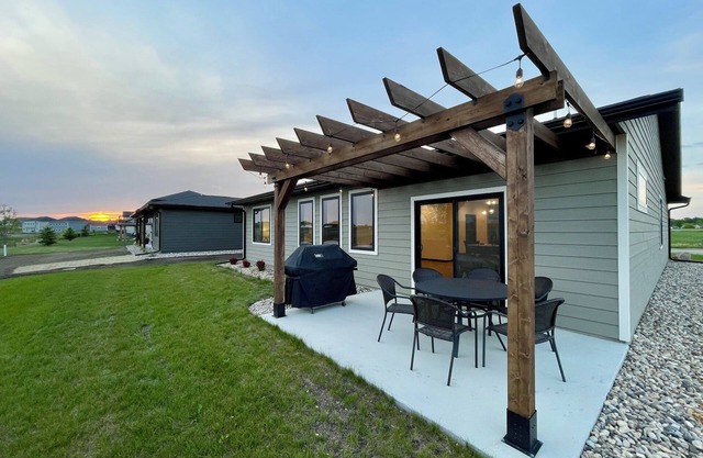 Charming 3-bed 2-bath with two stall garage