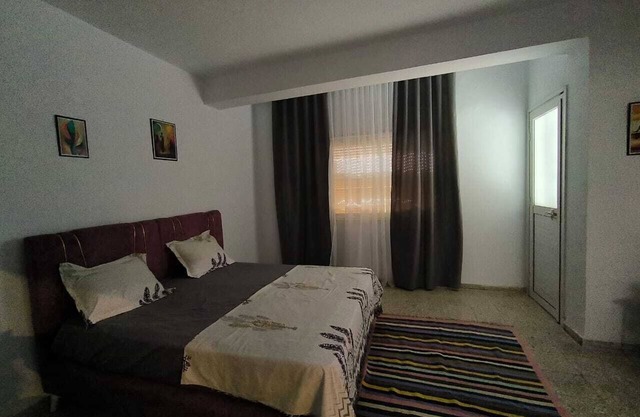 Charming 3-bedroom Apartment in Cité Habib, Sfax, Tunisia With TV and AC 🌿