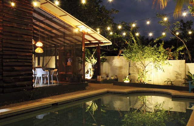 Charming 3-bedroom beach cabin with Starlink WiFi, AC in enchanting Tamanique