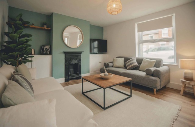 Charming 3 Bedroom Home with Garden in Banbury
