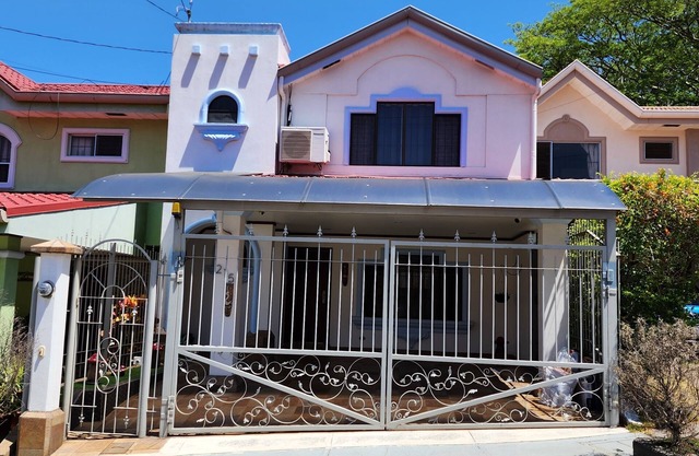 Charming 3-bedroom house with WiFi, AC in enchanting San Rafael