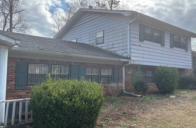Charming 3-bedroom house with AC, WiFi in wonderful Adamsville