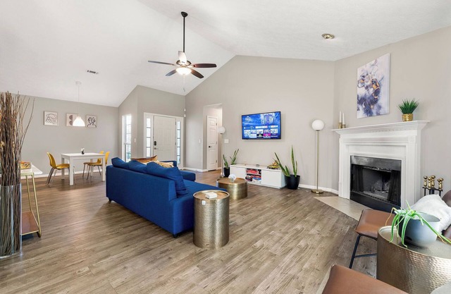 Charming 3-bedroom house only 20 minutes to downtown and 15 minutes to airport