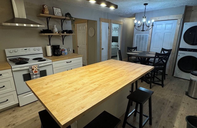Charming 3-bedroom home outside of Licking Mo on Mark Twain National Forest.