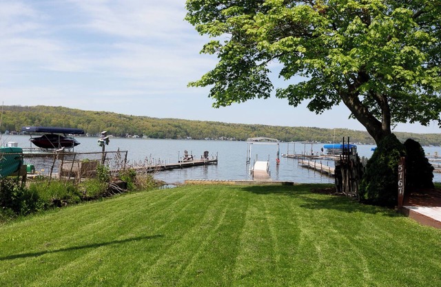 Charming 3-bedroom house in Enchanting Conesus with WiFi, AC
