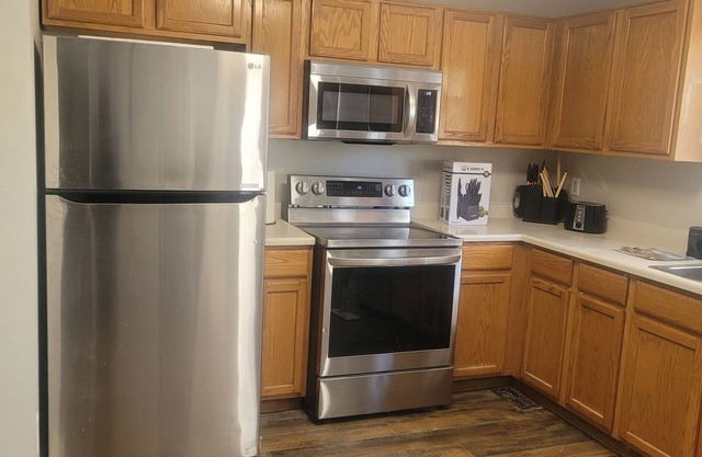 Charming 3-bedroom house with AC, WiFi in fantastic Aurora
