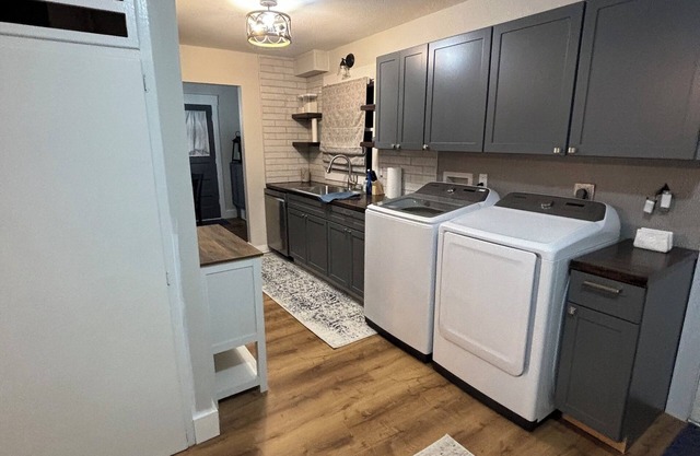 Charming 3-bedroom house. Perfect for executives, families or small groups.