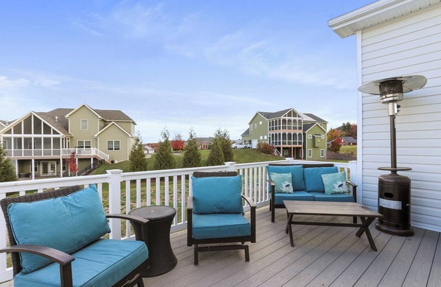 Charming 3-bedroom house right on Penn National Golf Course