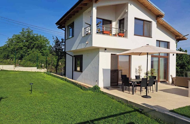 Charming 3-bedroom villa with large veranda stunning Kardzhali city view