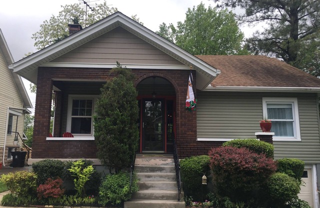 Charming 3-BR/2-BR home in Derby City! Close to everything Louisville offers!