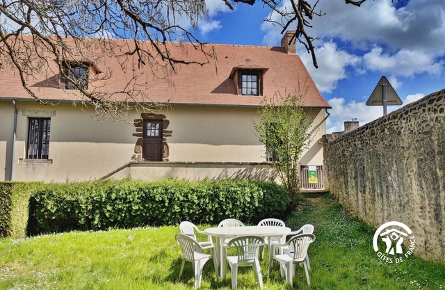 Charming 3-BR Cottage with Garden, Near Evron & Tourist Sites, Pet-Friendly