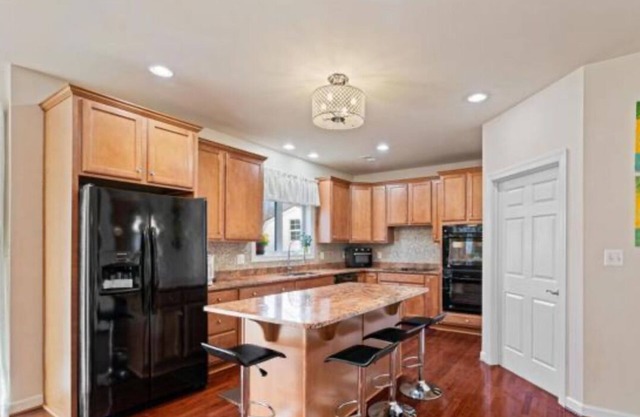 Charming 3beds single house near DC