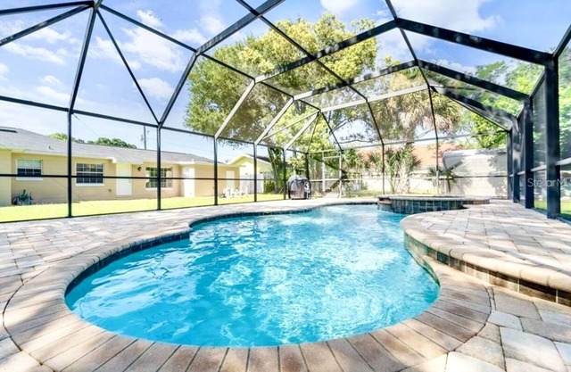CHARMING 3BR POOL SPA home in Midtown Tampa!