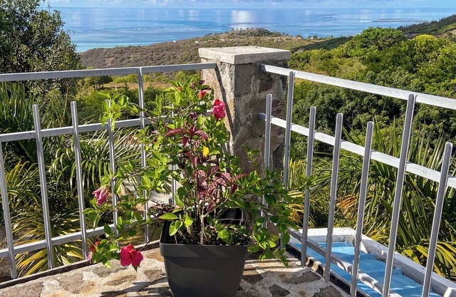 Charming 4-bedroom house, In Batratan, Gravier with AC, WiFi. Enjoy your stay