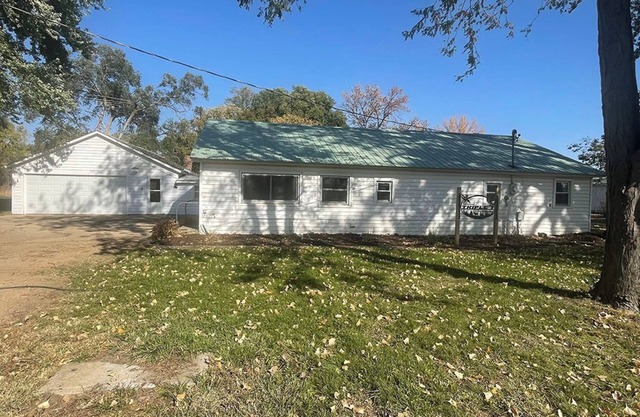 Charming 4-bedroom house located in a peaceful setting in Lynch