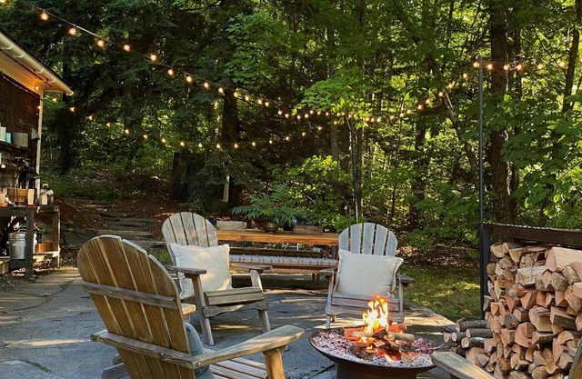 Charming 4-bedroom house with Patio and Firepit in Putney