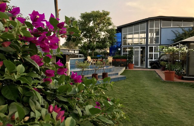 Charming 4-bedroom villa with AC, fitness room in Javan