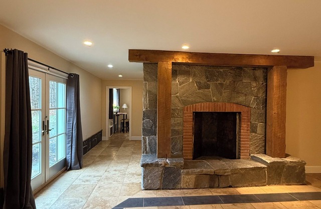 Charming 4-BR + 6 bathroom chateau with WiFi, in Marlborough view on Monadnock