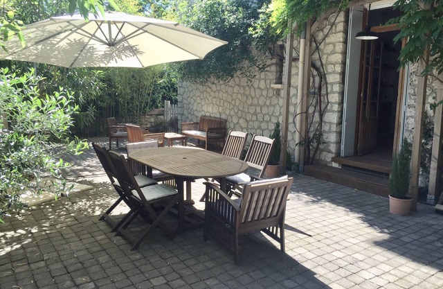 Charming 5 room apartment with garden in the center of Montpellier - 4 bedrooms + 2 bathrooms