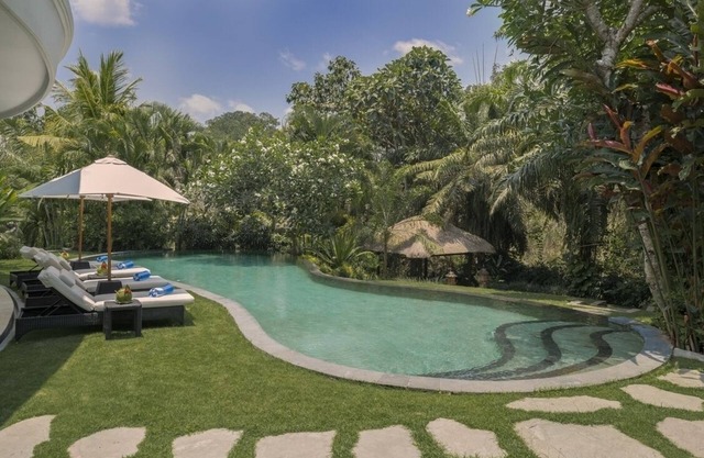 Charming 7BR Villa In Tabanan! - 12Min Drive To Famous Tanah Lot Temple! W/Pool!
