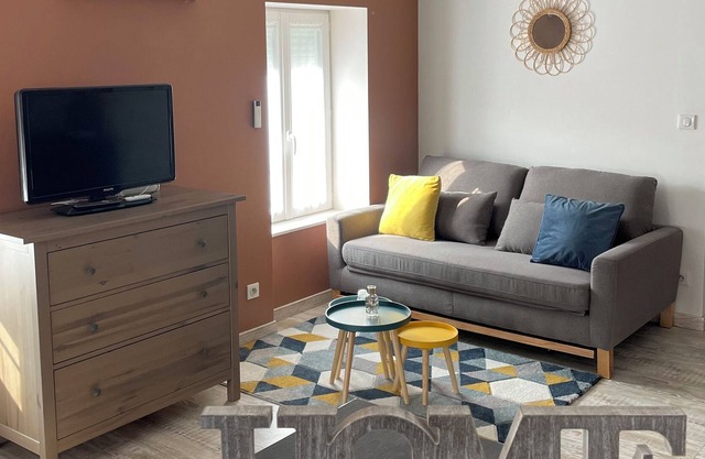 Charming apartment .. in visible stones bright cozy modern in the countryside