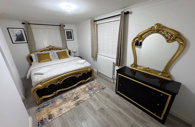 Charming and Cozy 2 Bedroom Apartment in London