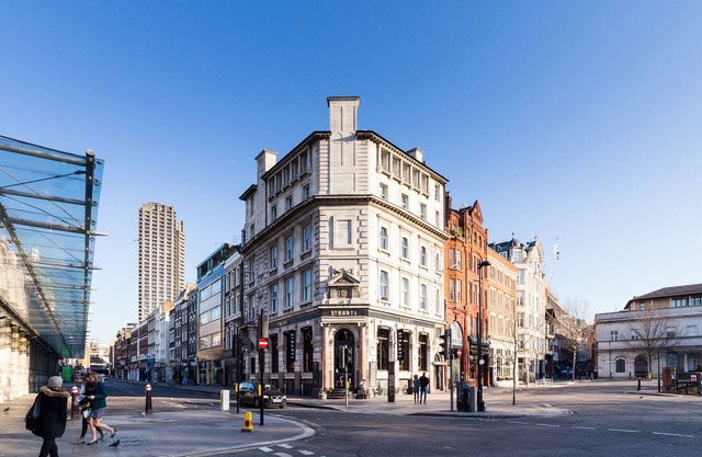 Charming Apartment minutes walk from St Paul's Cathedral!