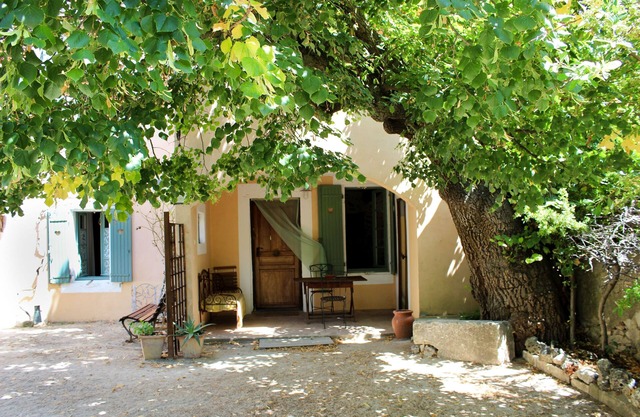 Charming Apartments in the Mas de Soleil (Gîte "Tradition")