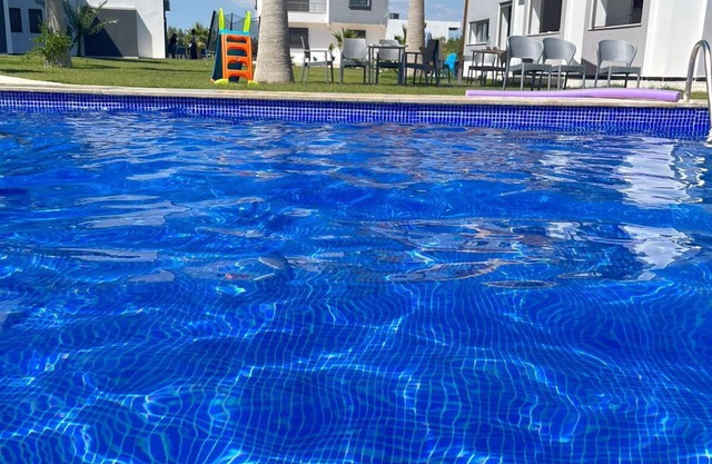 Charming app. S+2 modern, ground floor, furnished with pool access & mountain view