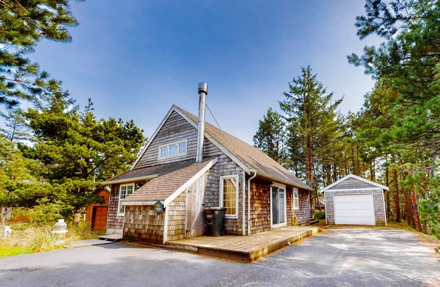 Charming Beach House with Unique Decorations & Nearby Beach Access