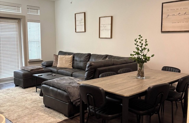 Charming bed & breakfast with Canalside view