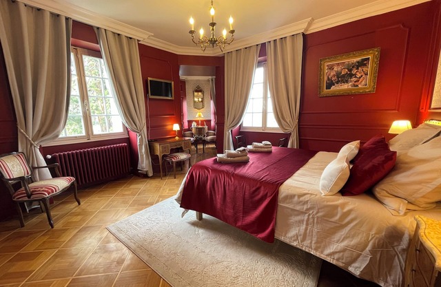 Charming bed and breakfast at the château with breakfast included.