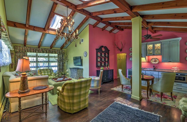 Charming Blue Ridge Cottage w/Stunning Views!