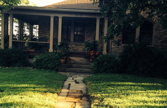 Charming Bungalow in Historic Hancock Neighborhood