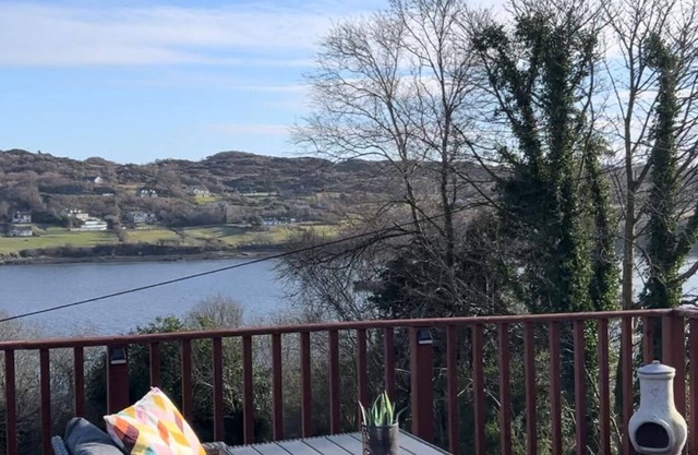 Charming bungalow with WiFi in Killybegs
