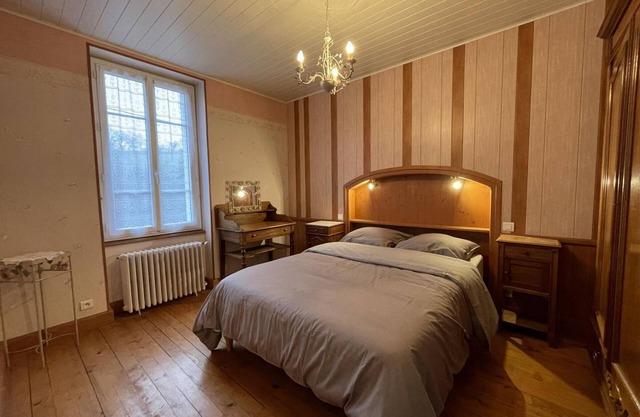 Charming Cottage with Modern Amenities, Near Vichy and Ski Resorts