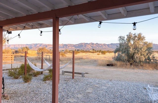 Charming cabin with AC in Joshua Tree