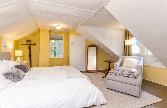 Charming Carriage House on Historic Scenic Farm