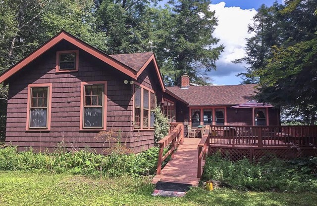 Charming cedar shingle cottage