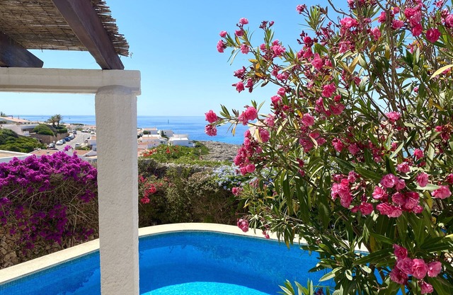 Charming chalet near Binibeca beach, private pool and WiFi