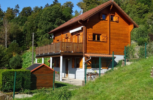 charming chalet in Hellert