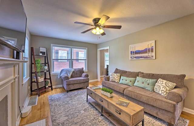 Charming Charleston Home w/Yard & Fire Pit!