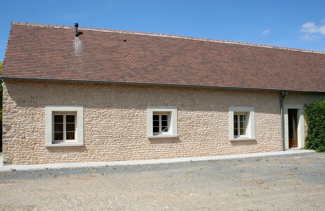 Charming Countryside Cottage: Nature Trails, Equestrian Center & Close to Amenities