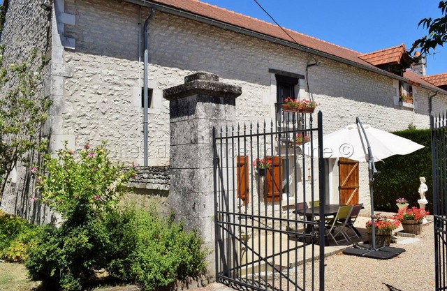 Charming Cottage with Courtyard, Baby Equipment, Countryside Views, and Modern Amenities