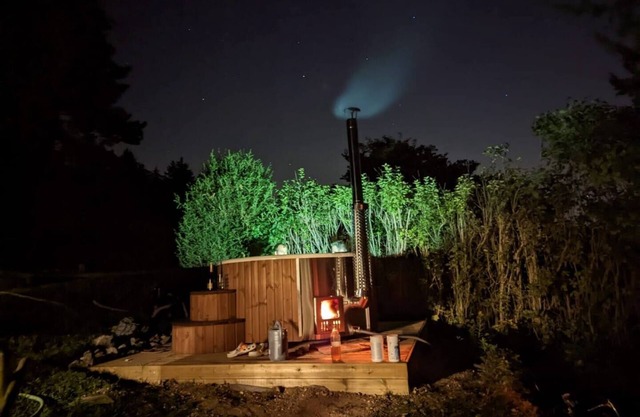 Charming countryside escape 1 hour from Paris with hot tub