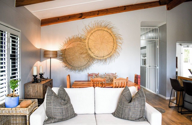 Charming Coastal Escape at MOS-Palmiet, Kleinmond Where the River Meets the Sea…