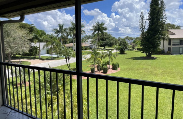 Charming Condo in Naples